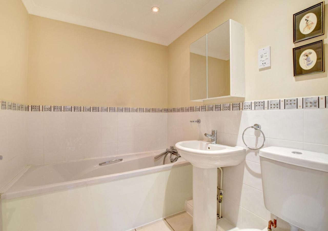 Bowleaze Beach Apartment Weymouth Esterno foto